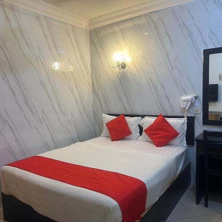 טלוק אינטן V Hotel מראה חיצוני תמונה