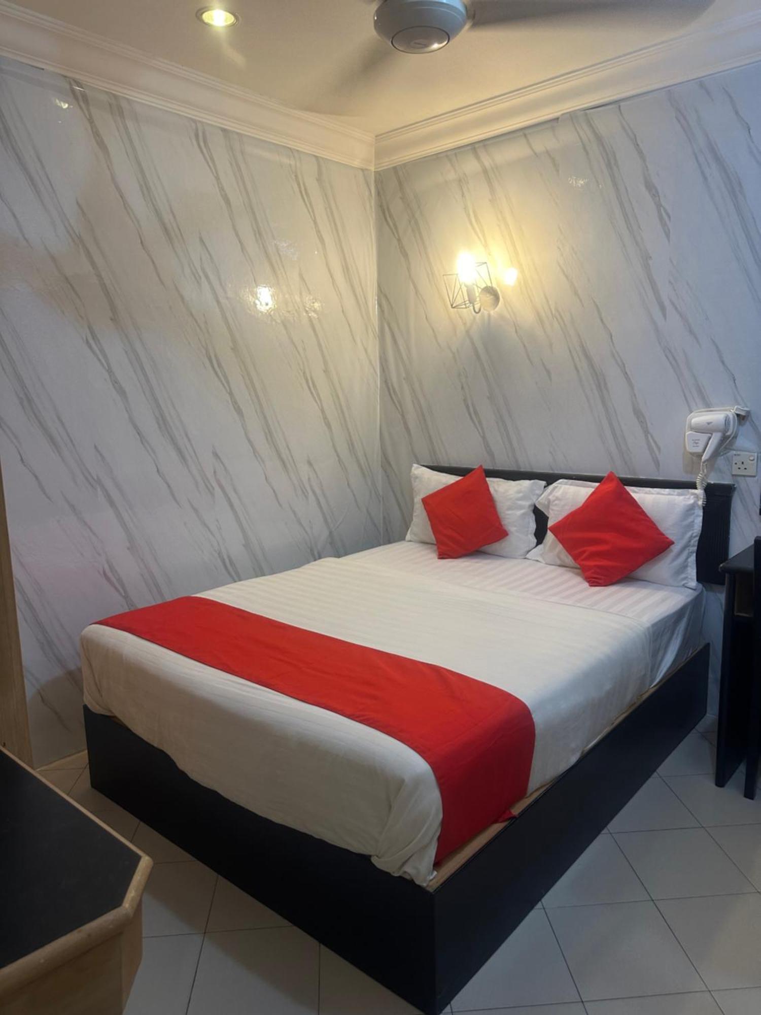 טלוק אינטן V Hotel מראה חיצוני תמונה