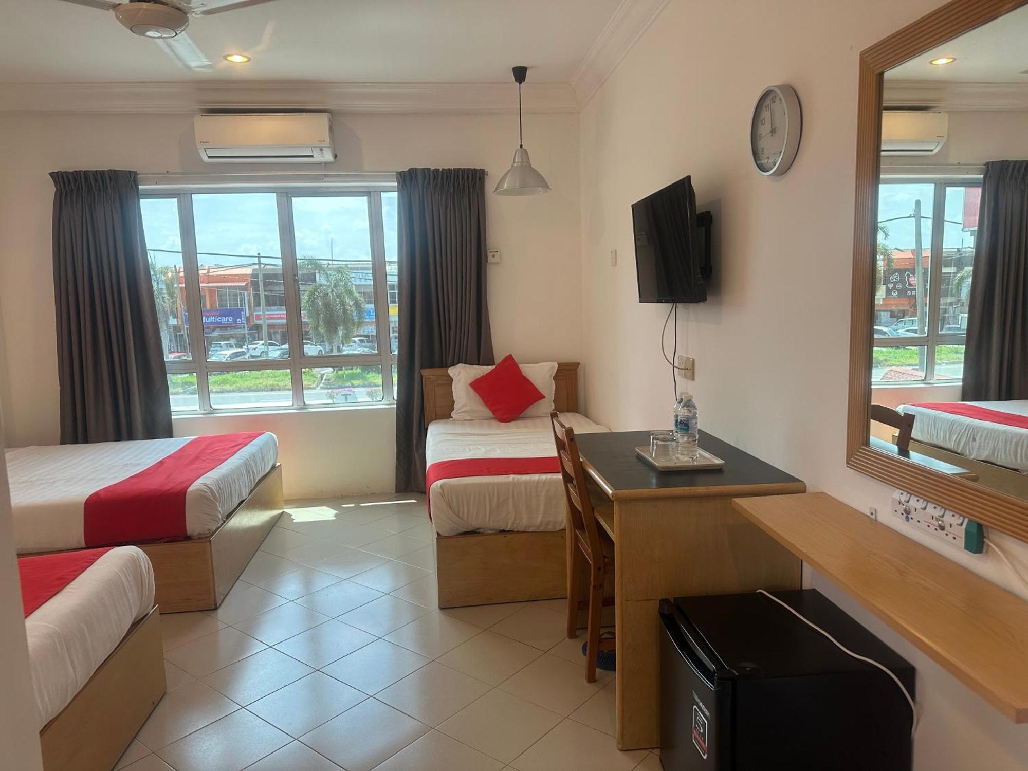 טלוק אינטן V Hotel מראה חיצוני תמונה